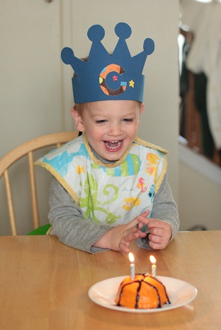 how to make a birthday crown for a boy