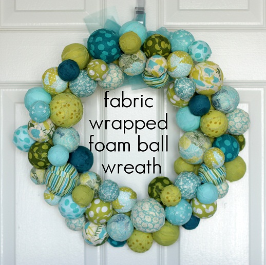 Homemade/How to Make Fabric Wreath Tutorial/Instructions