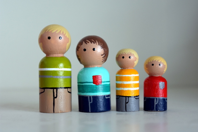 mini peg people